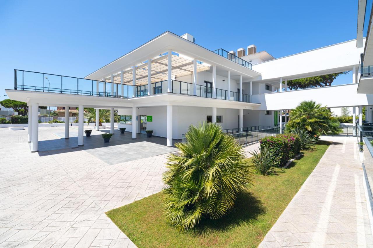 Aparthotel Complejo Al Sur Chiclana de la Frontera Esterno foto